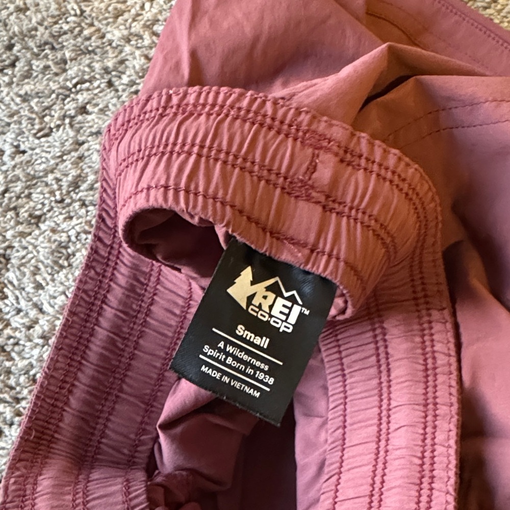 REI Trailmade Women’s hiking outdoor shorts size small NWOT - Picture 3 of 3